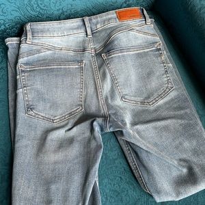 EXPRESS perfect lift denim ankle legging